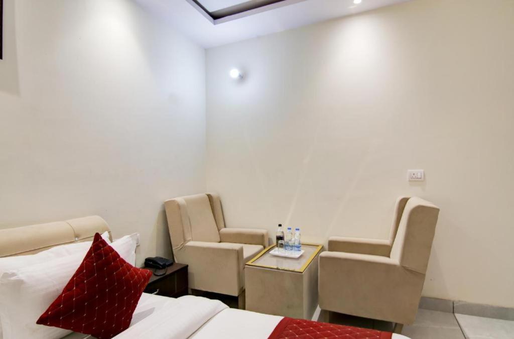 Hotel Roma Deluxe - New Delhi Railway Station Luaran gambar